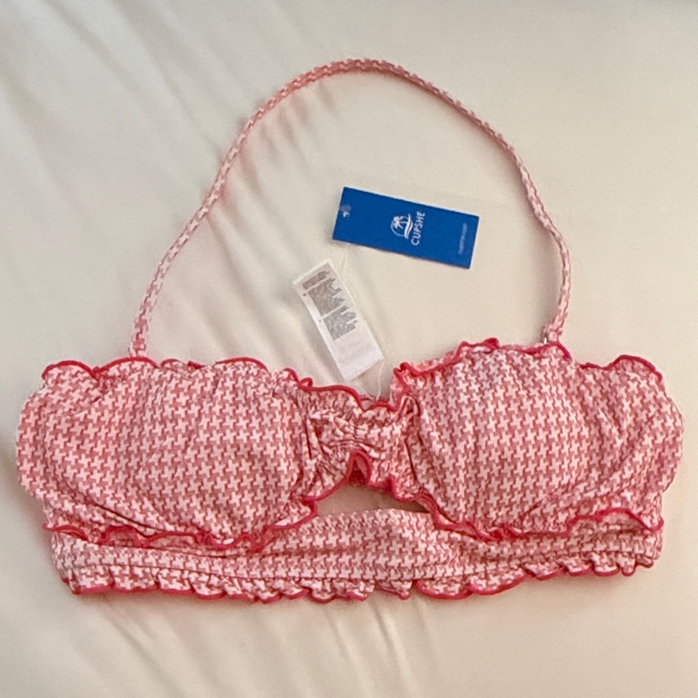 Cupshe Pink and White Textured Bikini Top